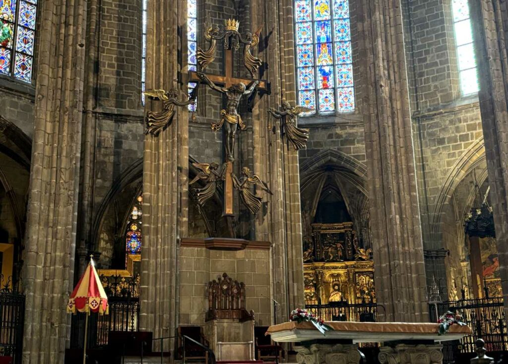 Code vestimentaire dans la cathédrale