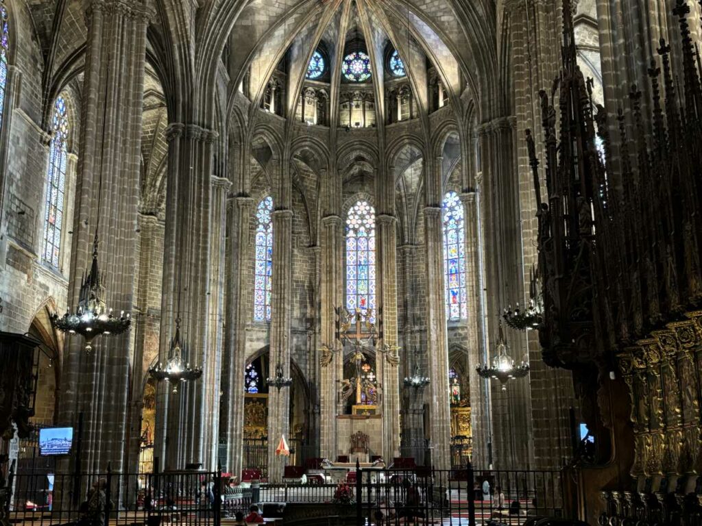 Code vestimentaire dans la cathédrale