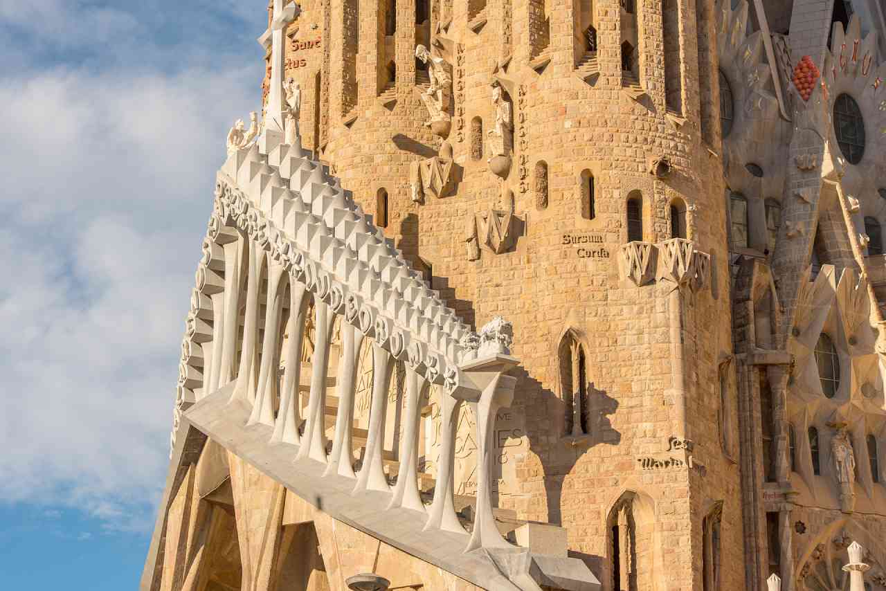 Lhistoire De La Sagrada Familia De Barcelone